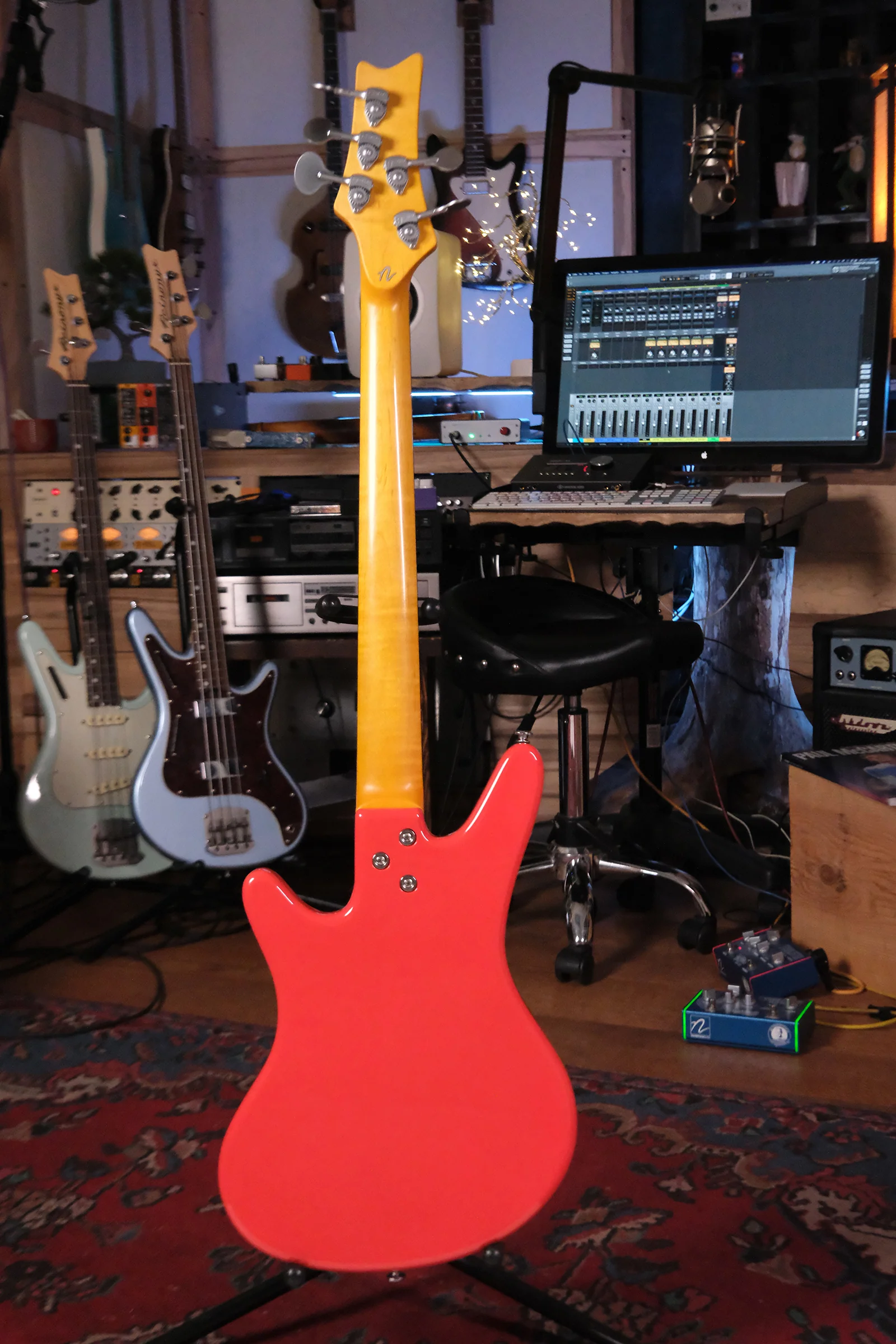 Acinonyx V Short Scale Bass Guitar - Fiesta Red - Image 4